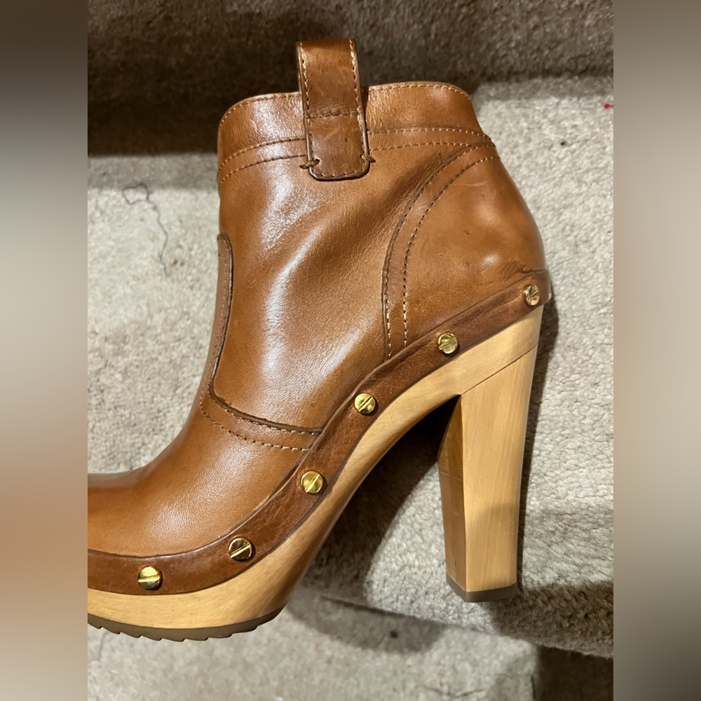 Tory Burch ROYAL TAN 273 size: 8.5  $395 Retail. USED - Picture 6 of 6